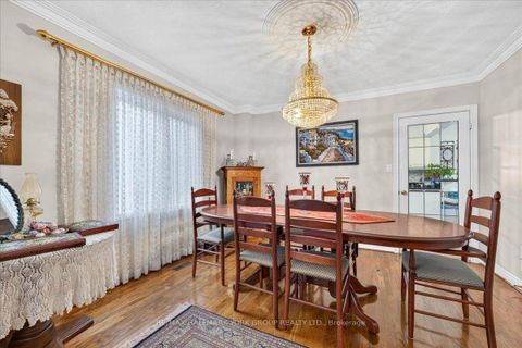 Photo 12 at 96 Townsgate Drive, Yorkhill, Vaughan