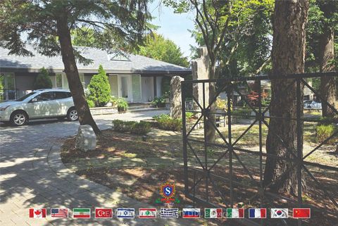 Photo 3 at 318 Centre Street, Uplands, Vaughan