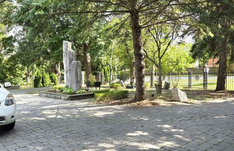 Photo 41 at 318 Centre Street, Uplands, Vaughan
