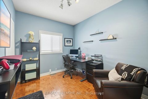 Photo 18 at 137 Blackthorn Drive, Maple, Vaughan