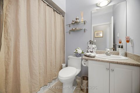 Photo 19 at 137 Blackthorn Drive, Maple, Vaughan