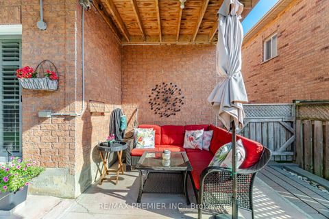 Photo 32 at 137 Blackthorn Drive, Maple, Vaughan