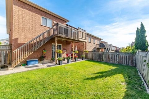 Photo 34 at 137 Blackthorn Drive, Maple, Vaughan