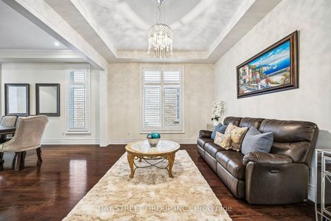 Photo 9 at 39 Harley Drive, Vellore Village, Vaughan