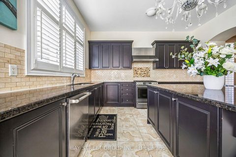 Photo 15 at 39 Harley Drive, Vellore Village, Vaughan