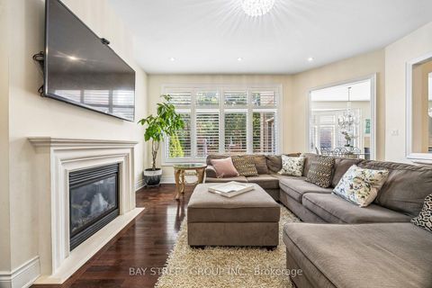 Photo 21 at 39 Harley Drive, Vellore Village, Vaughan