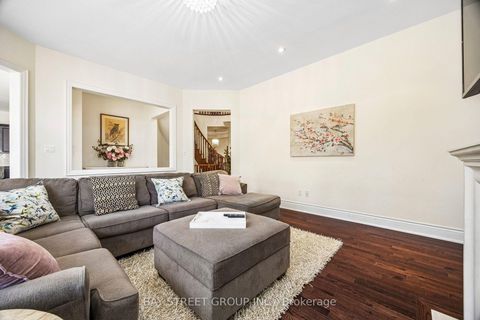 Photo 22 at 39 Harley Drive, Vellore Village, Vaughan