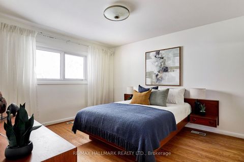 Photo 7 at 5 Mere Court, Victoria Village, Toronto