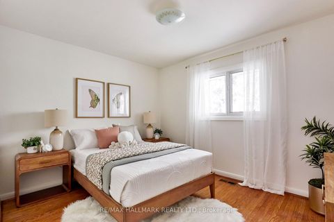 Photo 8 at 5 Mere Court, Victoria Village, Toronto