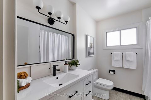 Photo 10 at 5 Mere Court, Victoria Village, Toronto