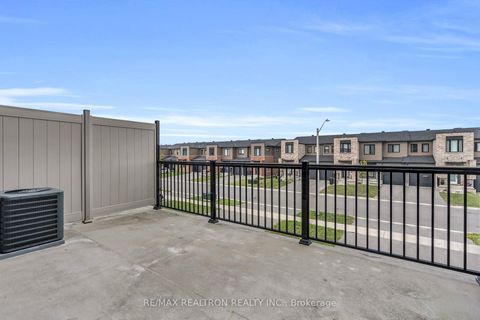 Photo 10 at 59 Fairlane Avenue, Painswick South, Barrie