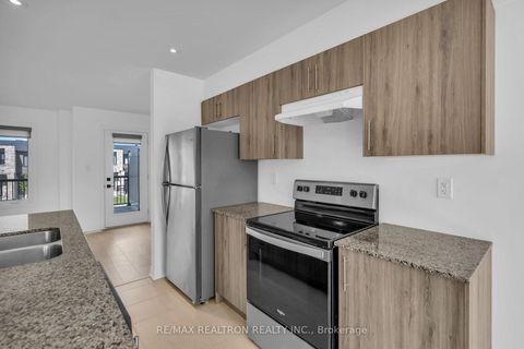 Photo 15 at 59 Fairlane Avenue, Painswick South, Barrie