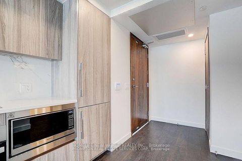 Photo 2 at 538 - 1 Concord Cityplace Way, Waterfront Communities C1, Toronto