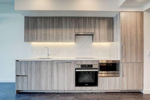 Photo 5 at 538 - 1 Concord Cityplace Way, Waterfront Communities C1, Toronto