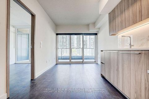 Photo 9 at 538 - 1 Concord Cityplace Way, Waterfront Communities C1, Toronto