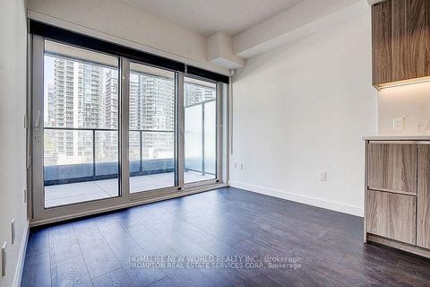 Photo 10 at 538 - 1 Concord Cityplace Way, Waterfront Communities C1, Toronto