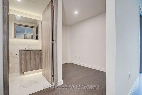 Photo 15 at 538 - 1 Concord Cityplace Way, Waterfront Communities C1, Toronto