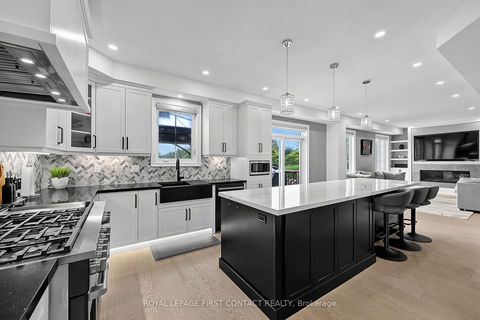 Photo 11 at 36 Regalia Way, Shore, Barrie