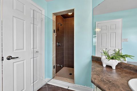 Photo 28 at 36 Regalia Way, Shore, Barrie