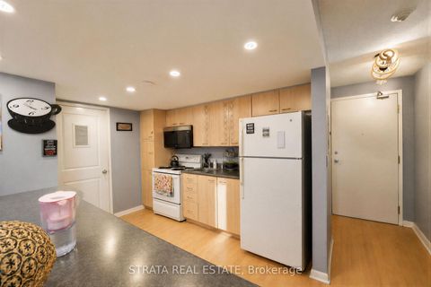Photo 9 at 304 - 11 St Joseph Street, Bay Street Corridor, Toronto
