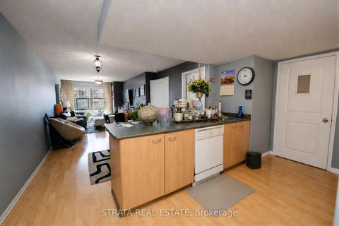 Photo 11 at 304 - 11 St Joseph Street, Bay Street Corridor, Toronto