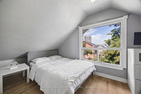 Photo 14 at 7 Sykes Avenue, Weston, Toronto