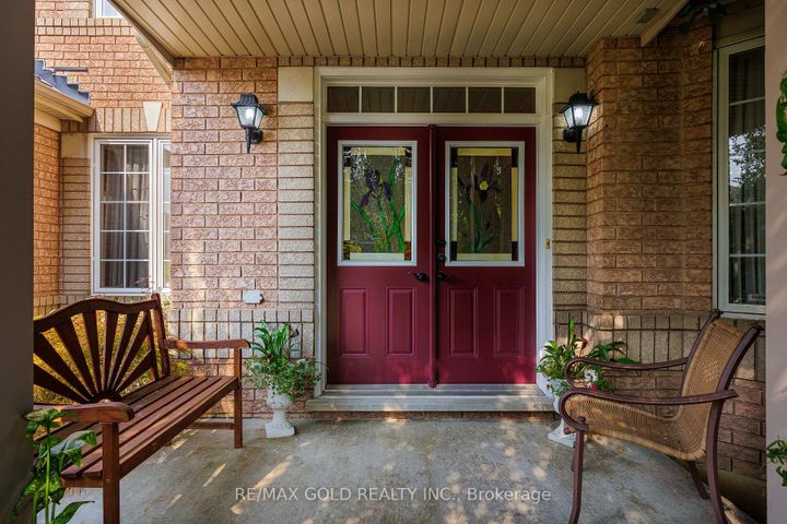 Photo 5 at 40 Maldives Crescent, Vales of Castlemore, Brampton