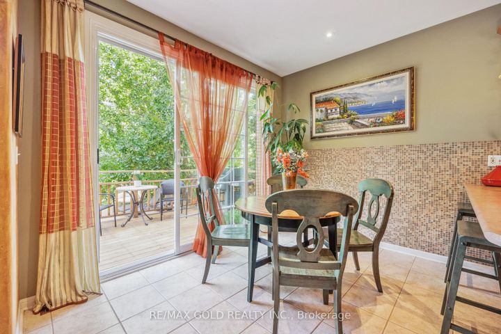 Photo 13 at 40 Maldives Crescent, Vales of Castlemore, Brampton