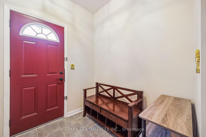 Photo 22 at 40 Maldives Crescent, Vales of Castlemore, Brampton
