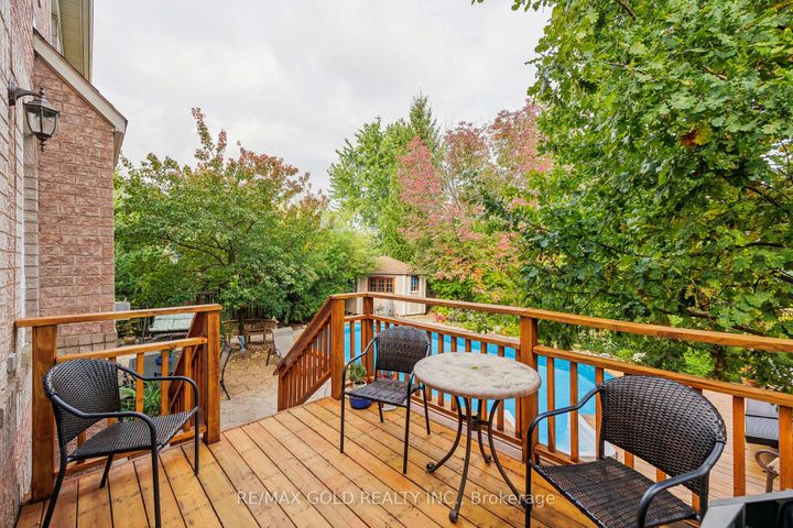 Photo 36 at 40 Maldives Crescent, Vales of Castlemore, Brampton