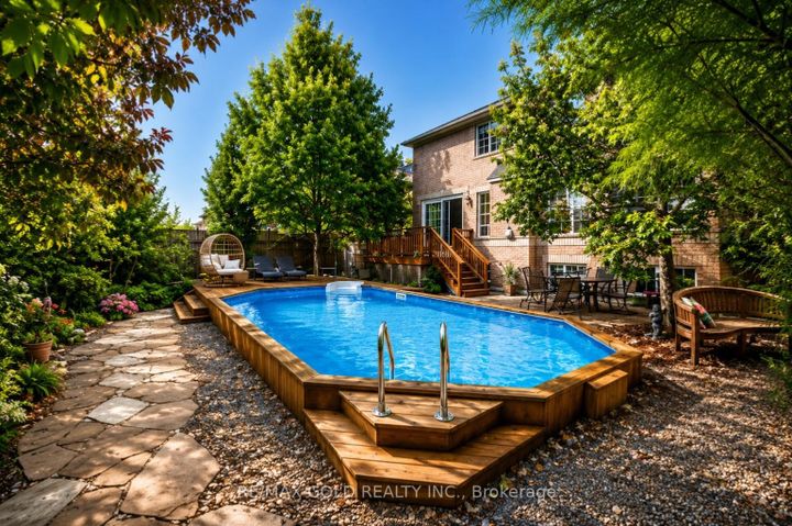 Photo 37 at 40 Maldives Crescent, Vales of Castlemore, Brampton
