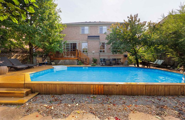 Photo 40 at 40 Maldives Crescent, Vales of Castlemore, Brampton