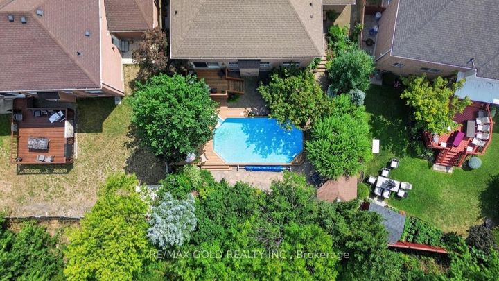 Photo 41 at 40 Maldives Crescent, Vales of Castlemore, Brampton