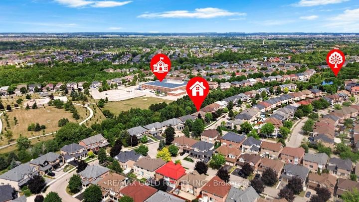 Photo 45 at 40 Maldives Crescent, Vales of Castlemore, Brampton