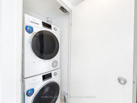 Photo 5 at 917 - 2460 Eglinton Avenue E, Eglinton East, Toronto