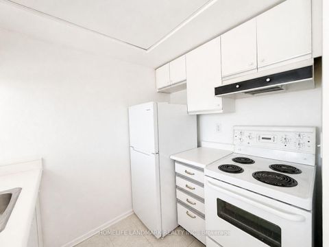 Photo 9 at 917 - 2460 Eglinton Avenue E, Eglinton East, Toronto