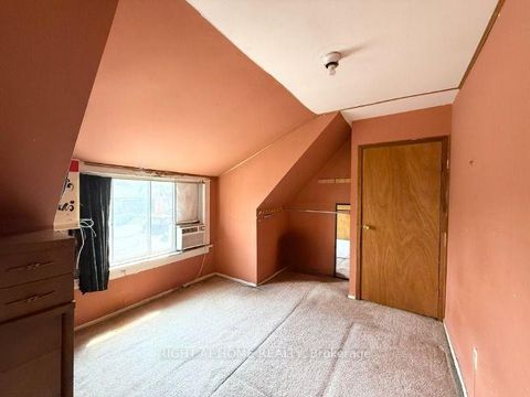 Photo 18 at 665 Ossington Avenue, Little Italy, Toronto