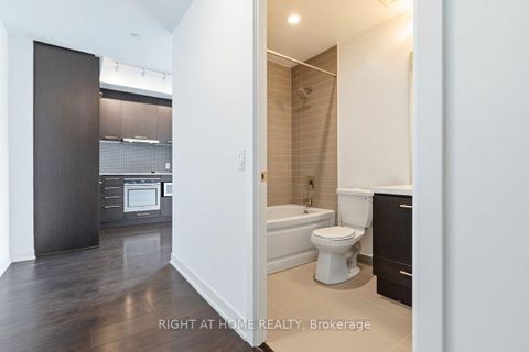 Photo 5 at 4606 - 87 Peter Street, Waterfront Communities C1, Toronto