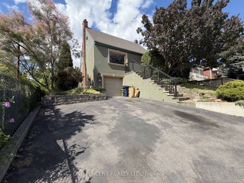 Photo 1 at 112 Yore Road, Greenbrook, Toronto