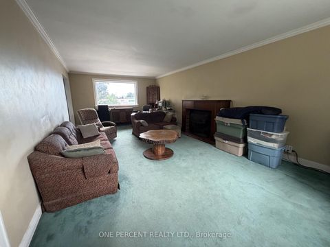 Photo 5 at 112 Yore Road, Greenbrook, Toronto