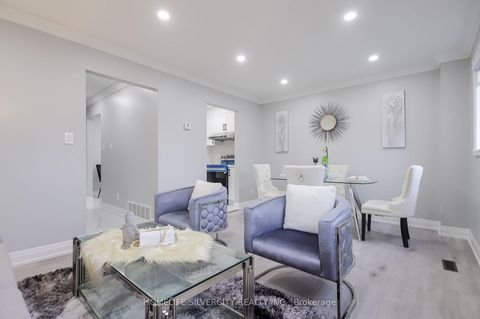Photo 11 at 4 - 50 Silverbell Grove, Malvern, Toronto