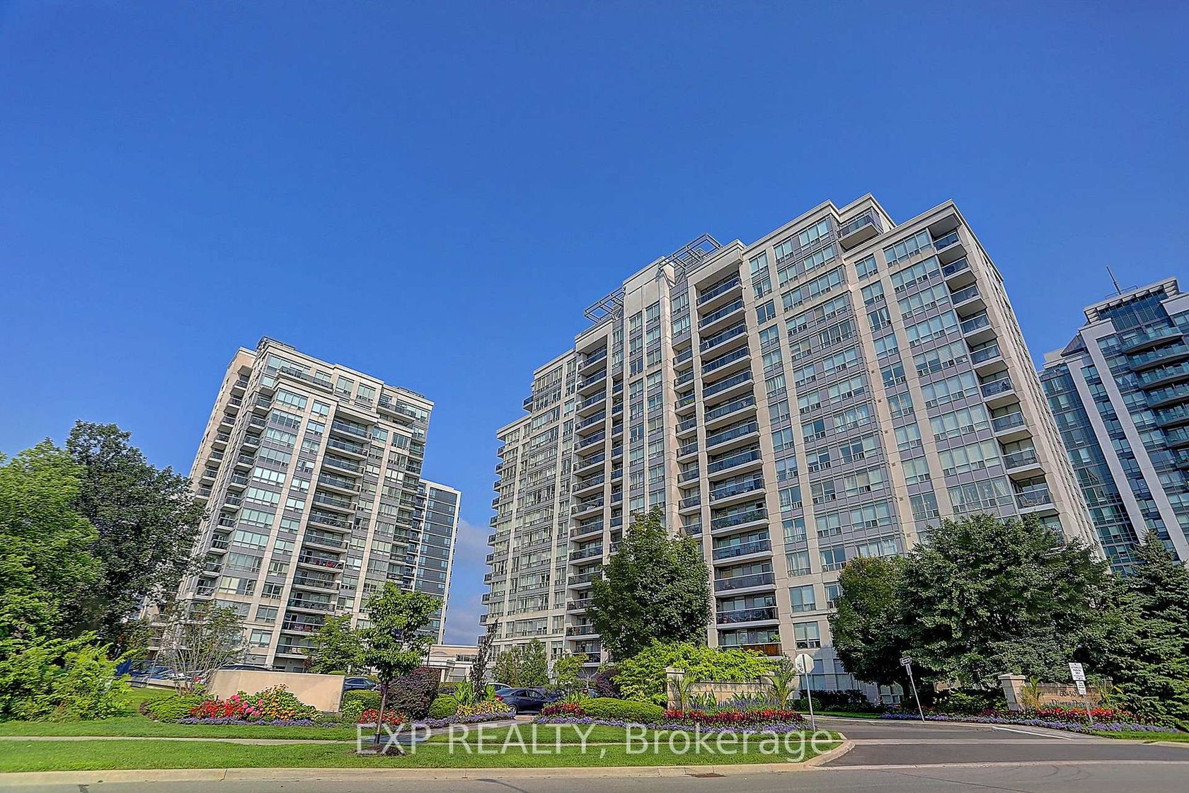 1404 - 60 Disera Drive, Beverley Glen, Vaughan photo number 2