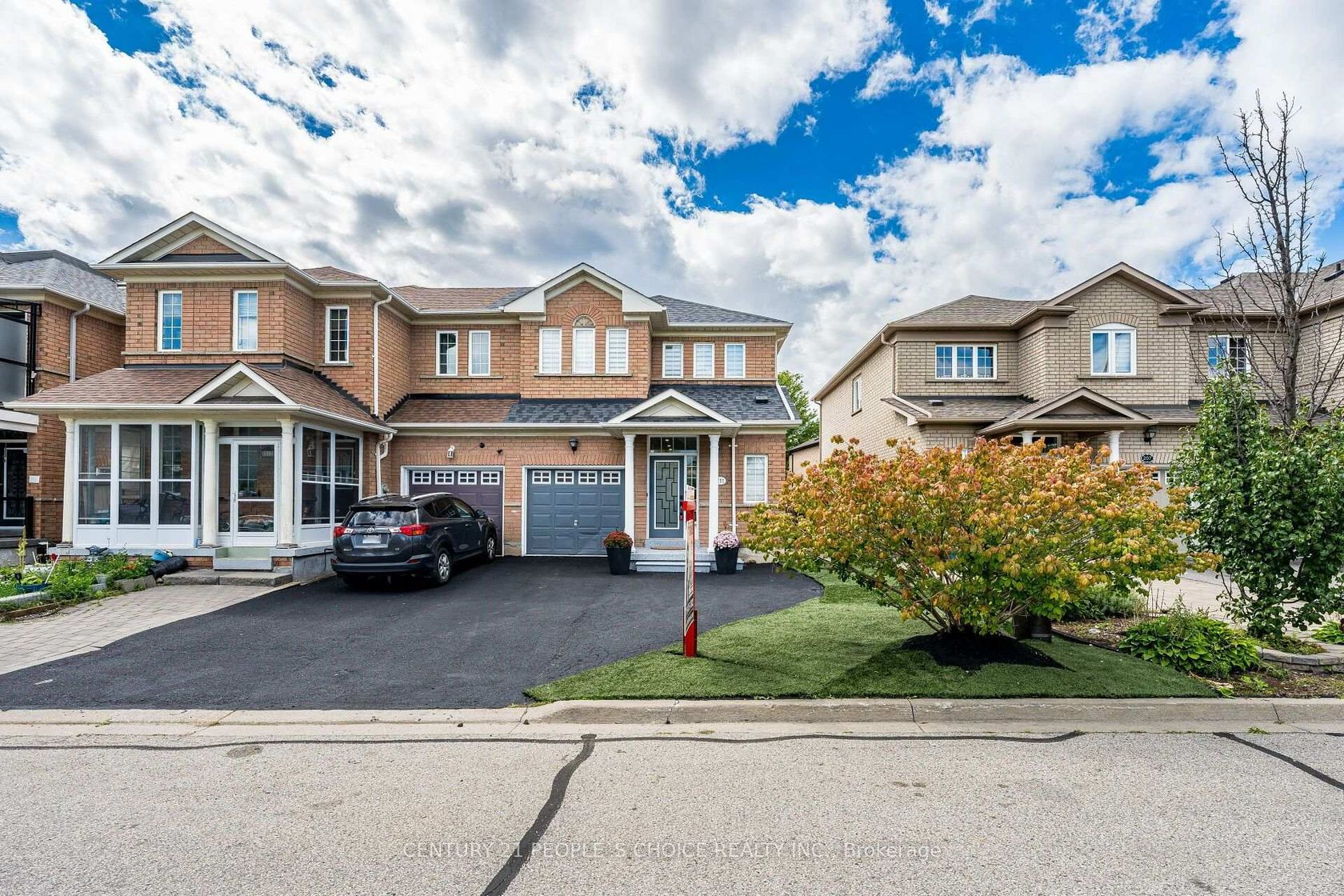 211 Wildberry Crescent, Vellore Village, Vaughan photo number 2