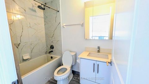 Photo 19 at Lph11 - 75 Oneida Crescent, Doncrest, Richmond Hill