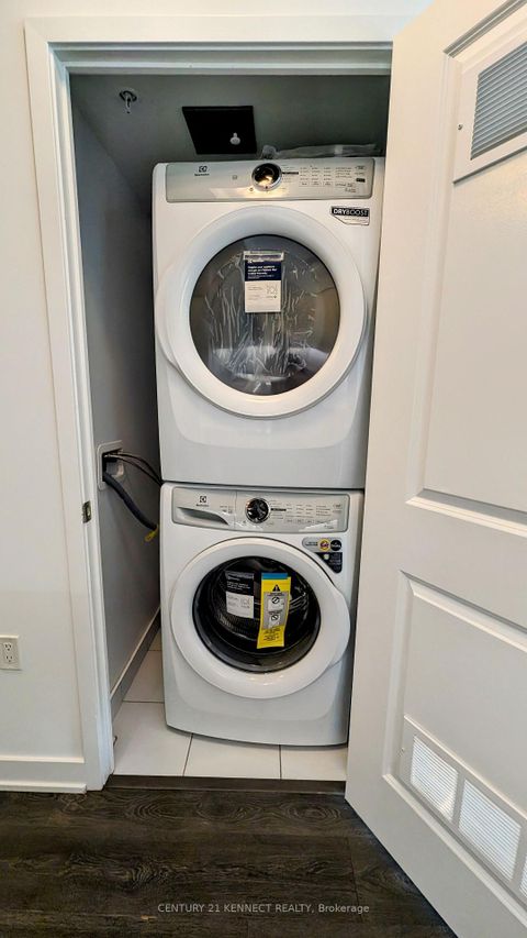 Photo 22 at Lph11 - 75 Oneida Crescent, Doncrest, Richmond Hill