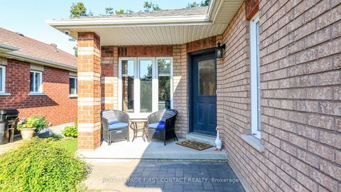Photo 2 at 79 White Elm Road, Holly, Barrie