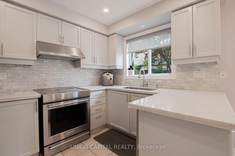 Photo 14 at 28 Sail Crescent, Vellore Village, Vaughan