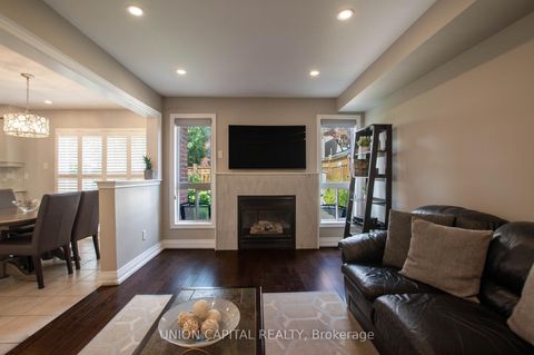 Photo 17 at 28 Sail Crescent, Vellore Village, Vaughan