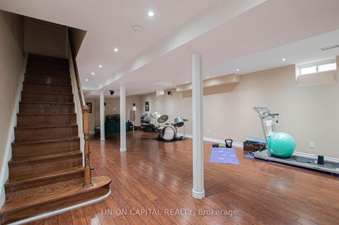 Photo 20 at 28 Sail Crescent, Vellore Village, Vaughan