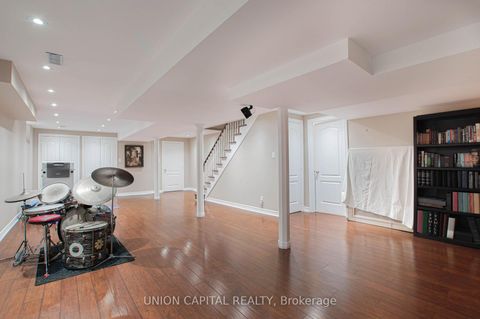 Photo 21 at 28 Sail Crescent, Vellore Village, Vaughan
